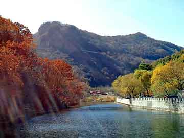 美女雪山旅游攻略,雪山妹子